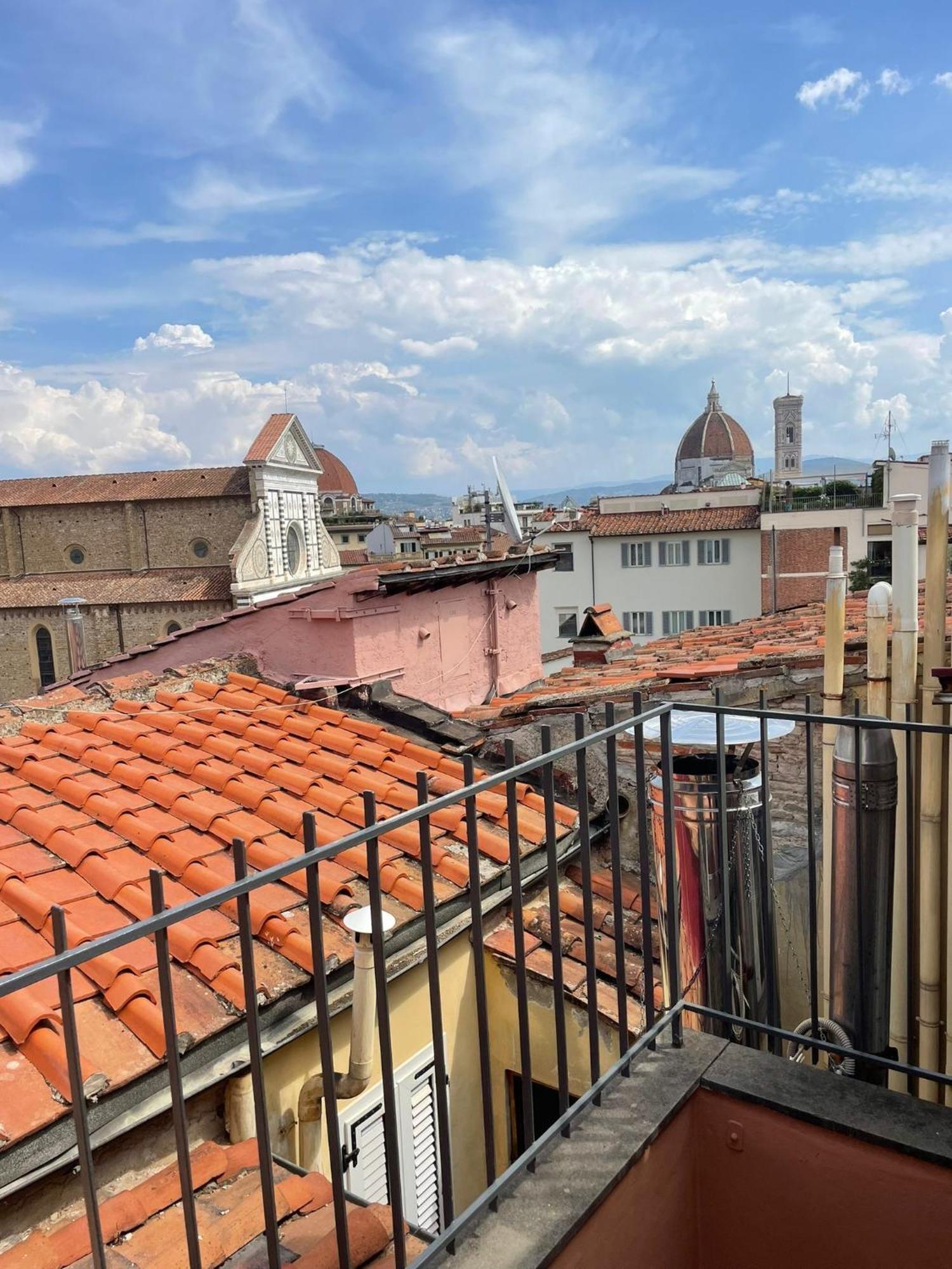 Отель Casa Francis Флоренция Экстерьер фото